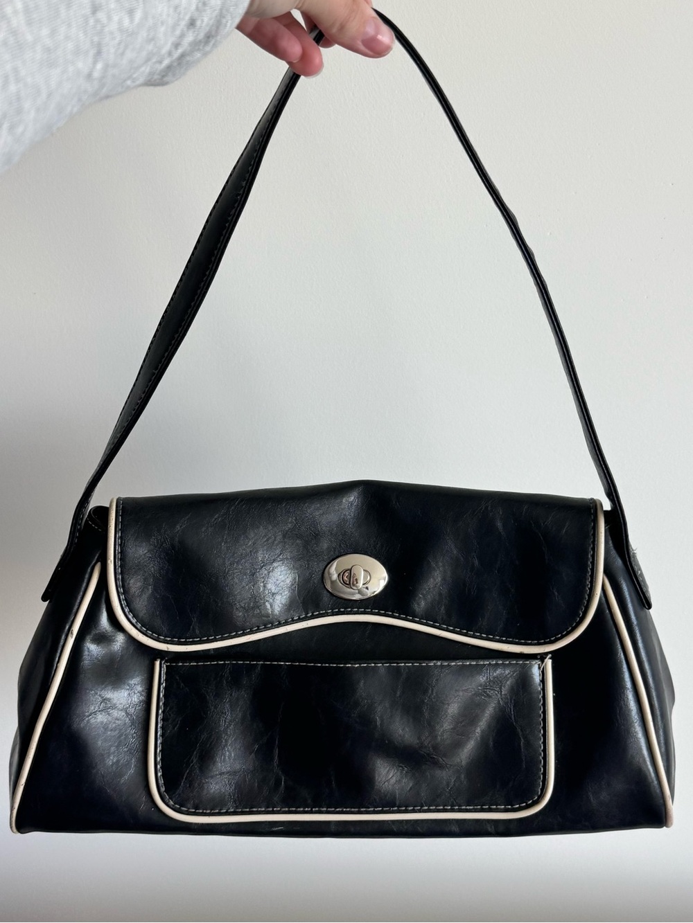 Elizabeth Arden Black Faux Leather Shoulder Bag